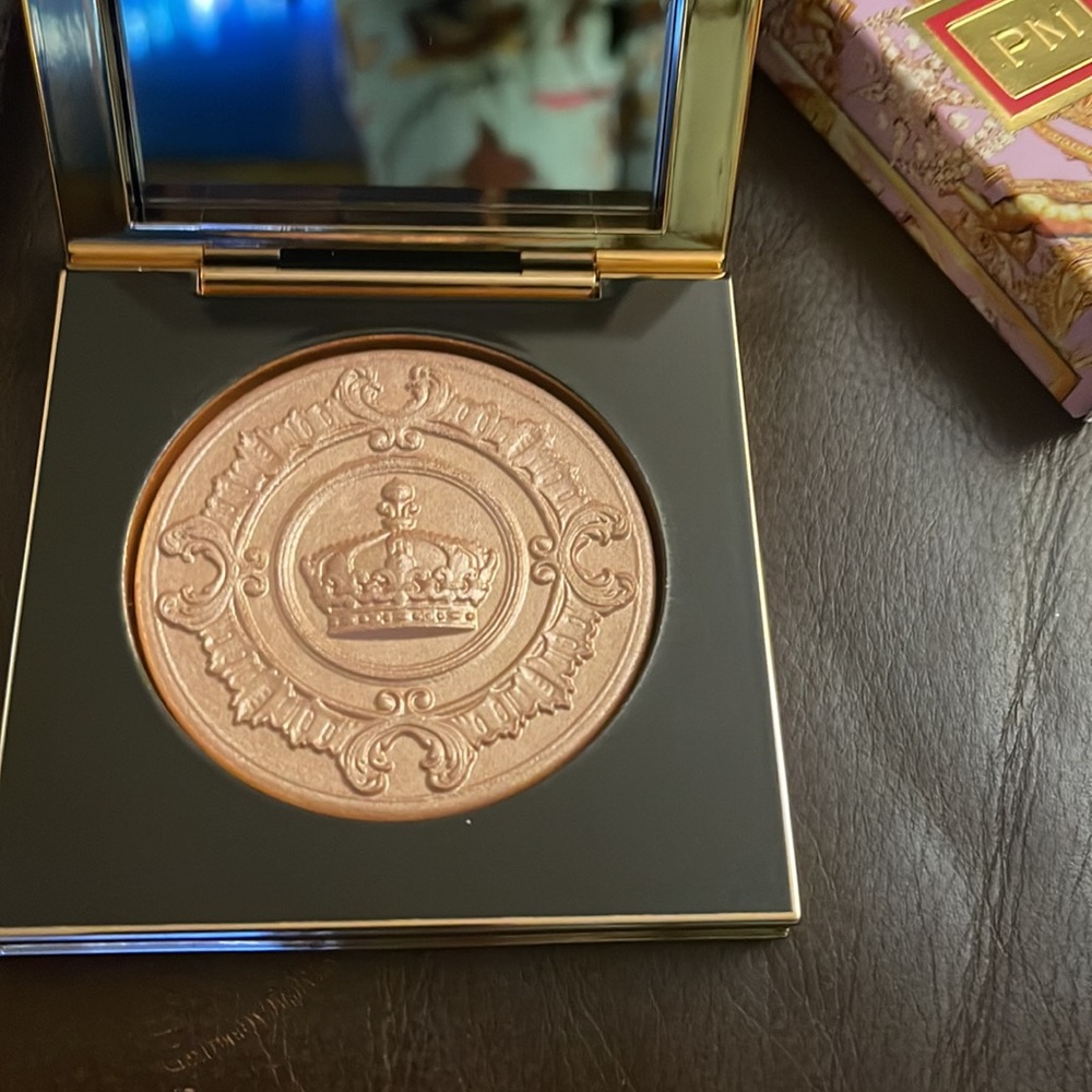 Pat McGrath’s Skin Fetish Sublime Highlighter in Lunar Node-*limited edition*